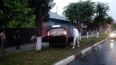В Иванове рано утром автомобиль вылетел с дороги и перекувыркнулся на газоне (ФОТО)