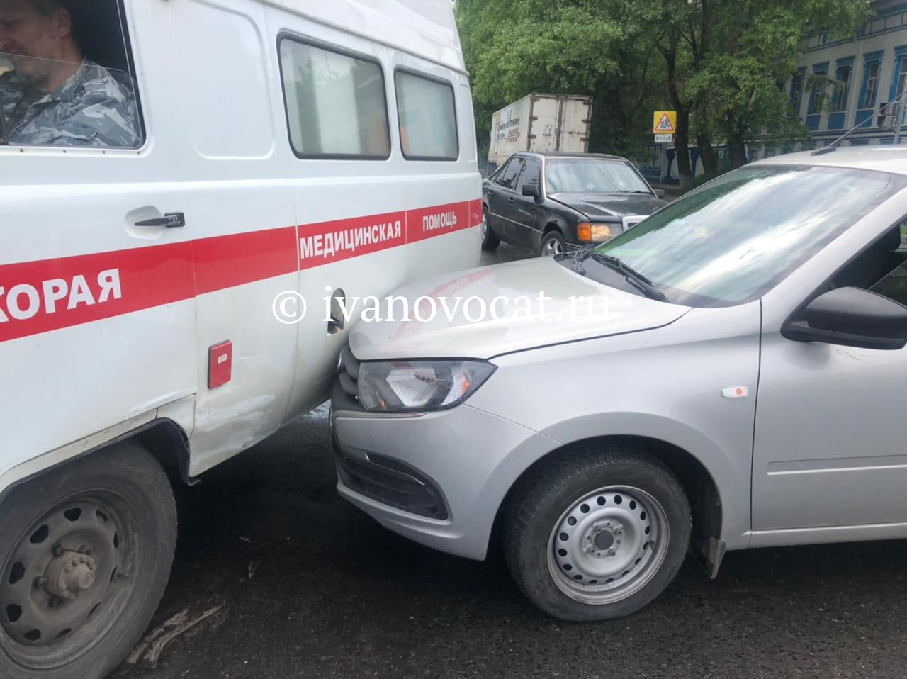 ДТП с участием скорой помощи в Иванове (ФОТО) | 28.05.2021 | Новости Иваново  - БезФормата