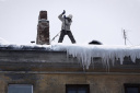 Жители Ивановской области просят устранить опасно нависающие наледи с крыш