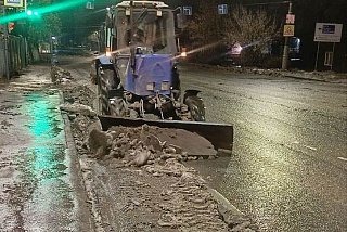 В Иванове ведутся работы по сколу и уборке наледи 