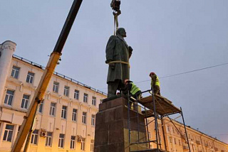 Скульптура Ленина вновь на одноименной площади в Иванове (ФОТО)