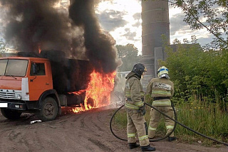 В выходные в Вичуге сгорел «Камаз»