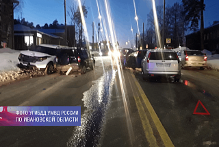 ДТП в Кохме зацепило 4 автомобиля – 10-летняя пассажирка обратилась за медицинской помощью (ФОТО)