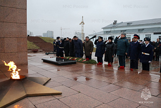 В Иванове в честь Дня Неизвестного Солдата прошла церемония возложения цветов (ФОТО)
