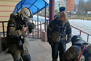 Огнеборцы тушили условный пожар в актовом зале одной из кинешемских школ (ФОТО)