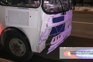 В Шуе столкнулись легковушка и пассажирский автобус (ФОТО)