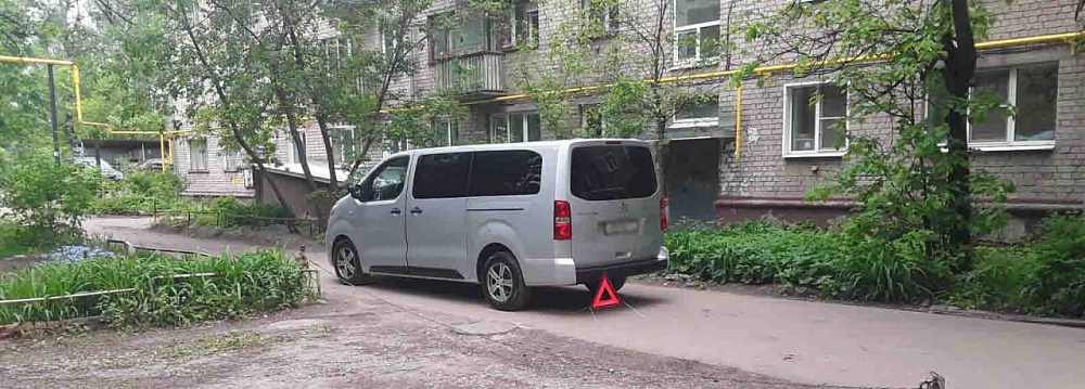 В Иванове автомобиль при движении задним ходом наехал на пенсионерку (ФОТО)