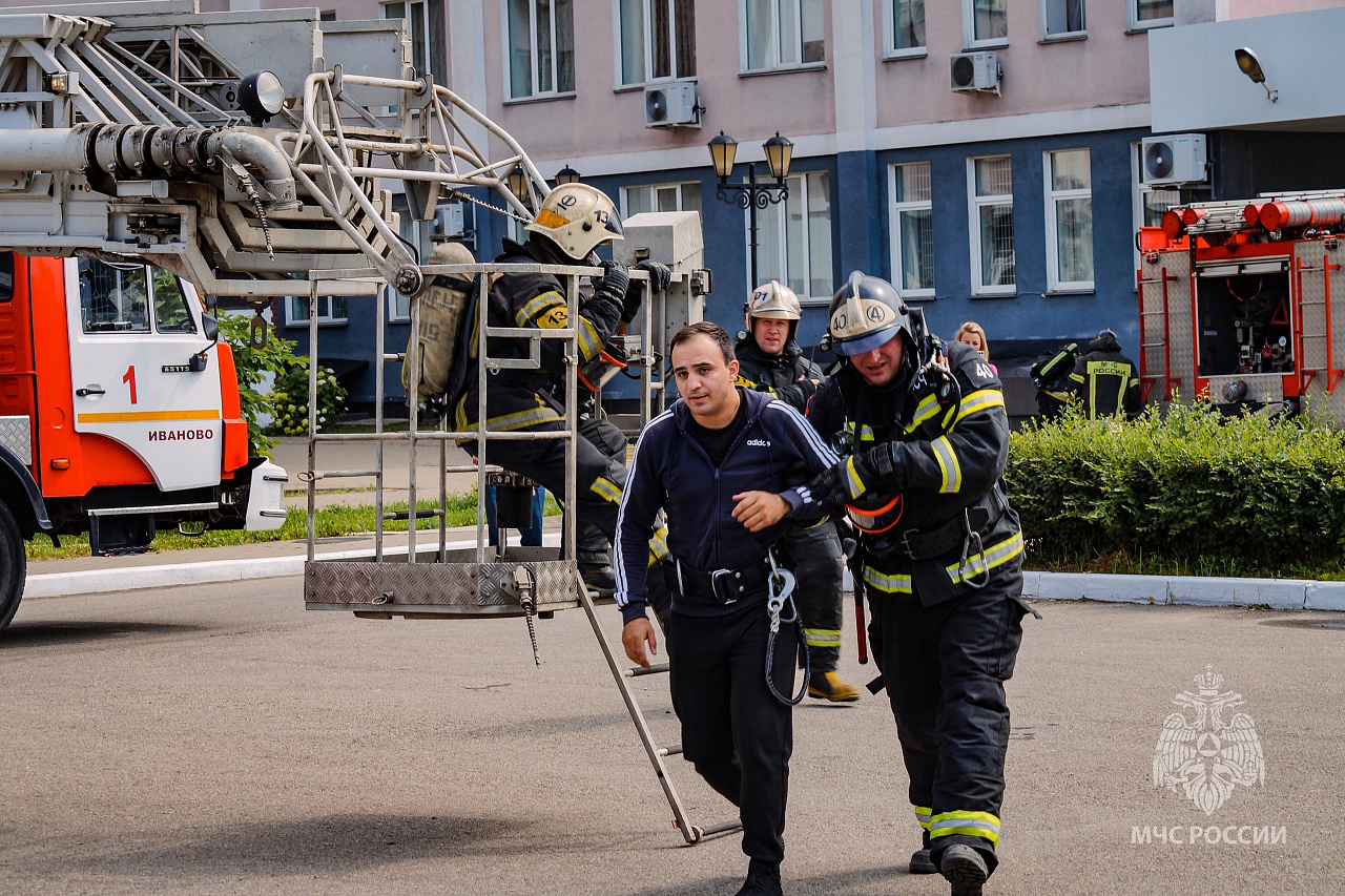 В здании УМВД России по Ивановской области сегодня прошли пожарные учения  (ФОТО, ВИДЕО) | 16.07.2024 | Новости Иваново - БезФормата