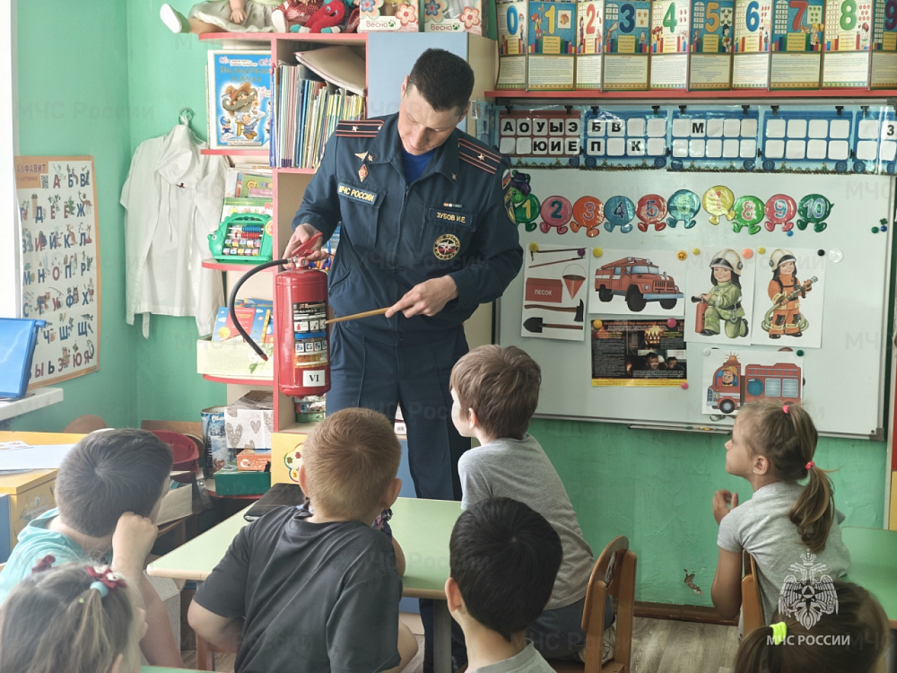 Специалисты рассказали шуйским детям о пожарной безопасности (ФОТО)