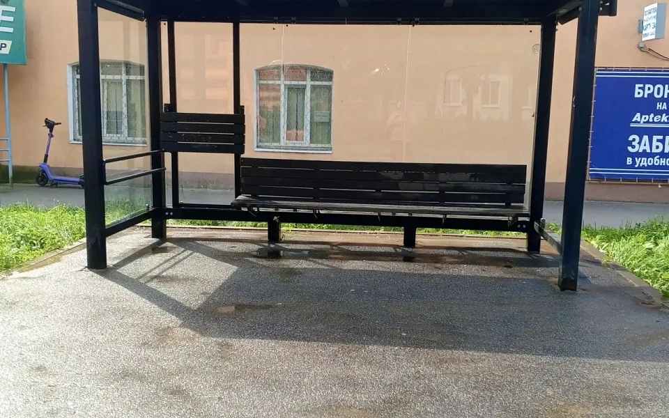 В Иванове продолжается работа по приведению в порядок и благоустройству остановочных павильонов