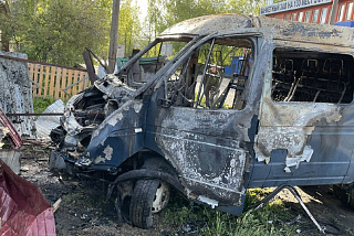 Эпичное ДТП в Тейкове со сносом забора и возгоранием автомобиля (ФОТО)