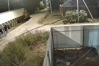 Ведется розыск водителя, совершившего жесткий наезд на женщину и ребенка на «зебре» в Иванове (ВИДЕО)