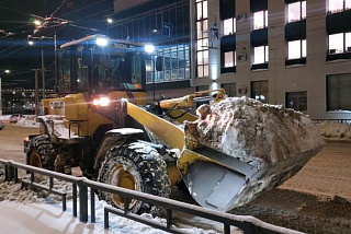 Коммунальщики в круглосуточном режиме убирают последствия снегопада в Иванове (ФОТО)