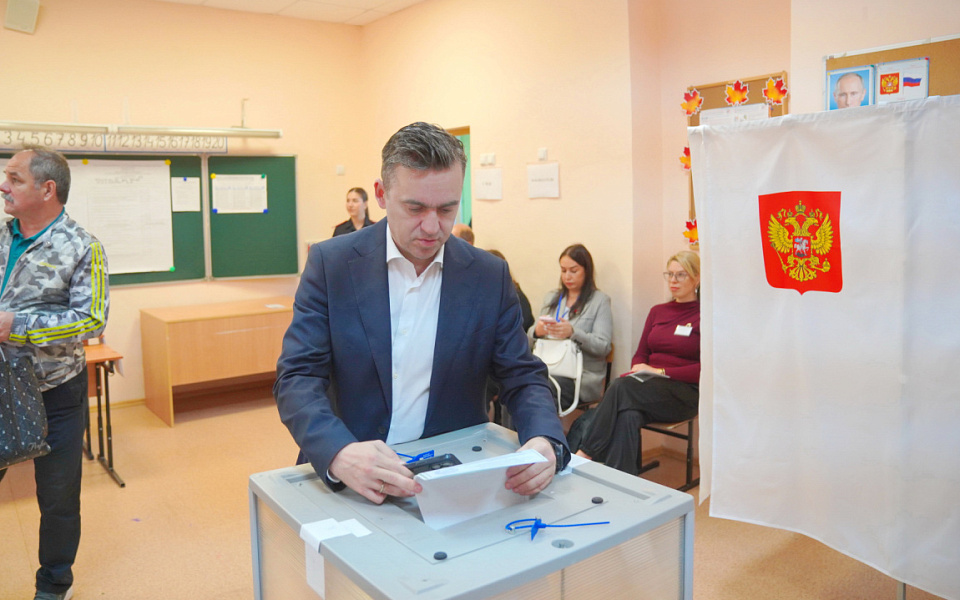 Губернатор Ивановской области проголосовал на выборах депутатов Государственной Думы России девятого созыва