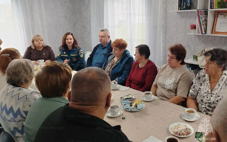 МЧС Ивановской области провело встречу с жителями Комсомольского района о пожарной безопасности