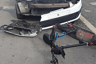 Отец с 6-летним ребенком-пассажиром на электроскутере в Иванове попали в ДТП (ФОТО)