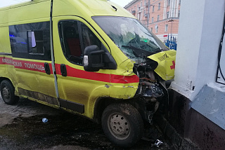 ДТП с каретой скорой помощи в центре Иванова (ФОТО, ВИДЕО)