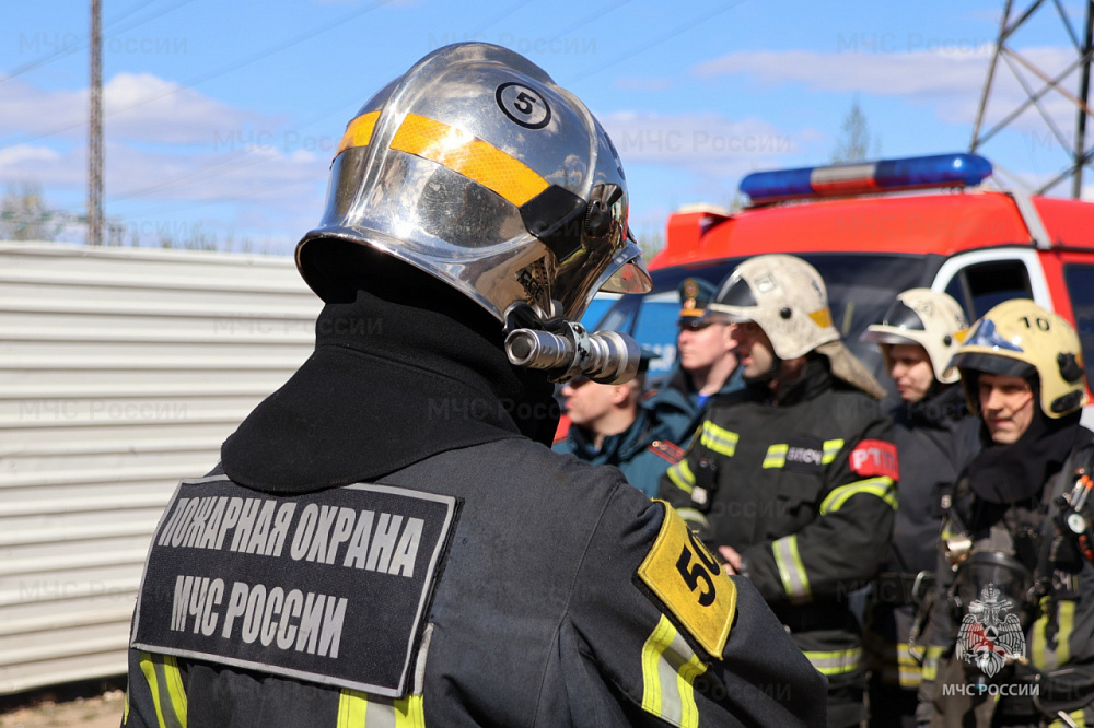 Пожарно-тактические учения на территории одного из ТК в Иванове (ФОТО)