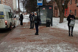 За сутки в Иванове на тротуары использовали 37 тонн противогололедных материалов (ФОТО)