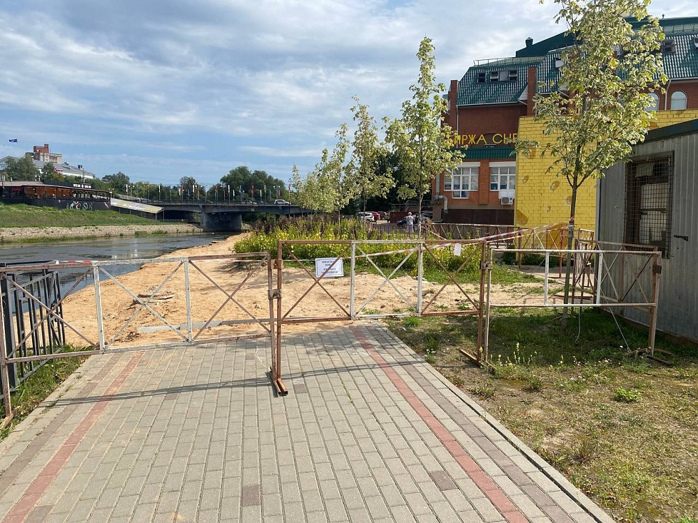 Прокуратура проводит проверку по факту разрушения набережной реки Уводь в областном центре
