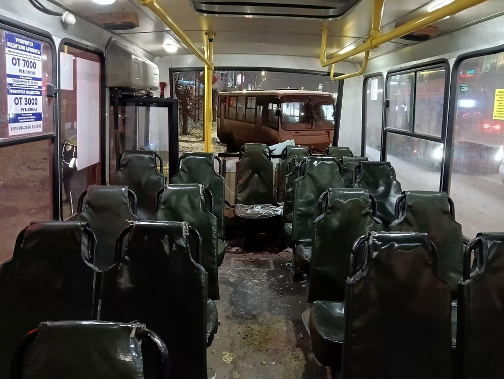 Столкновение двух автобусов в Иванове попало на видео (ВИДЕО)   