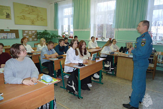 В преддверии становления тонкого льда ивановские инспекторы МЧС предостерегают подростков об опасности водных объектов (ФОТО)   