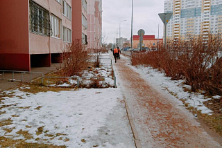В Иванове дорожники борются с гололедом, но последний не сдается (ФОТО)