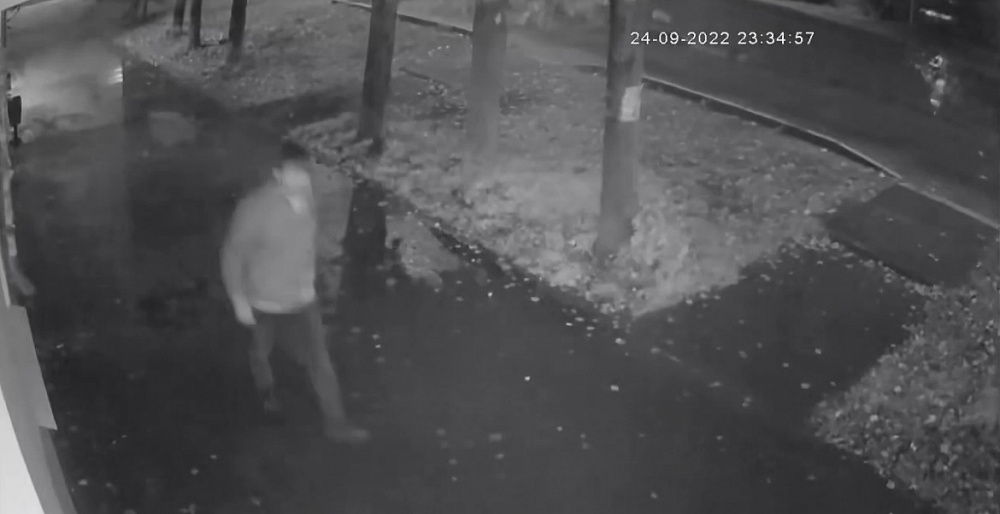 Помогите установить личность подозреваемого в причинении тяжких телесных повреждений (ВИДЕО)
