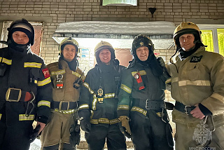 Из многоквартирного дома в Иванове эвакуировали 40 человек. Пожар возник из-за неосторожного обращения с огнем во время курения (ФОТО)