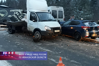 В ДТП в Палехском районе автобус получил удары спереди и сзади (ФОТО)