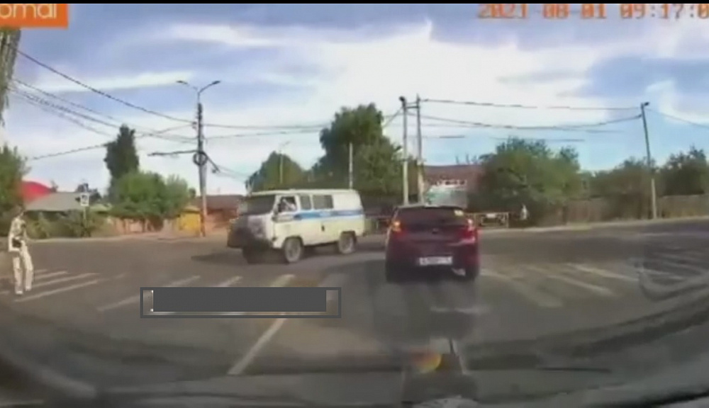 В Иванове полицейский автомобиль наехал на девушку на «зебре» (ВИДЕО)