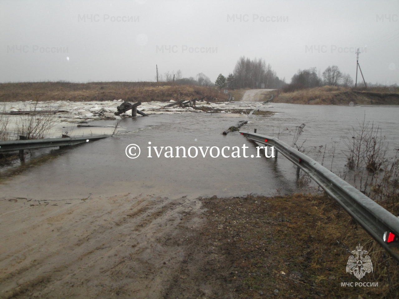 В Ивановской области подтопило один из низководных мостов | 27.03.2023 |  Новости Иваново - БезФормата