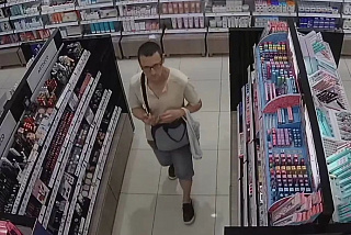 Разыскиваемый мужчина подозревается в краже из магазина косметики в Иванове